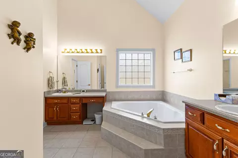 Bath - 263 Caitlyn Dr, Hampton, GA 30228 photo 1 of 7