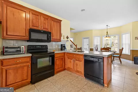 Kitchen - 263 Caitlyn Dr, Hampton, GA 30228 photo 4 of 4