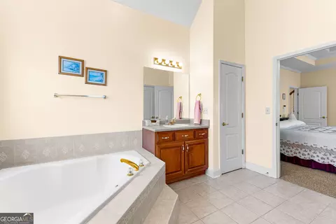Bath - 263 Caitlyn Dr, Hampton, GA 30228 photo 5 of 7