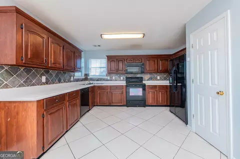 Kitchen - 117 Oldfield Ct, Centerville, GA 31028 photo 1 of 2