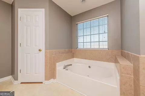 Bath - 117 Oldfield Ct, Centerville, GA 31028 photo 3 of 5