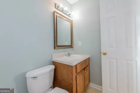Bath - 117 Oldfield Ct, Centerville, GA 31028 photo 2 of 5