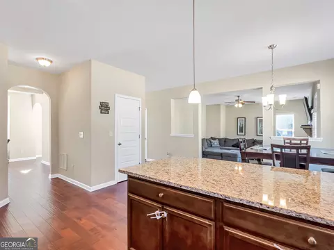 7019 Diamond Dr, Rex, GA 30273 photo 10