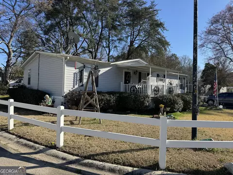 9 E Meadow Ln SW, Conyers, GA 30012