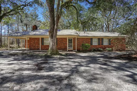 64 Retirement Cir, Hinesville, GA 31313