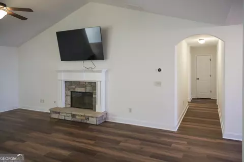 Entry Way - 498 Redtail Rd, Jefferson, GA 30549 photo 4 of 5