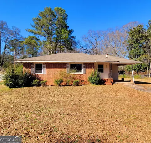 402 Taliaferro Dr, Hogansville, GA 30230