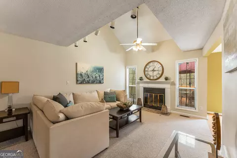 917 Edgewater Cir, Marietta, GA 30062