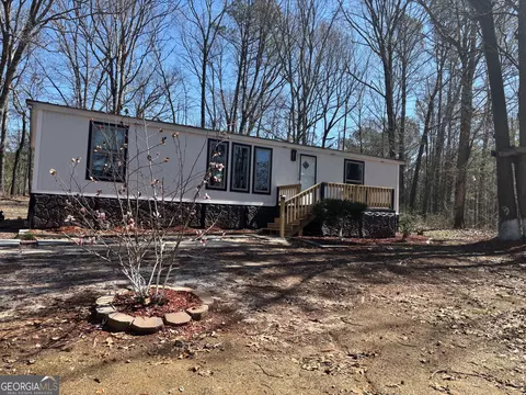 10 Garden Lake Dr, Carrollton, GA 30116