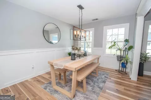 Dining - 4153 Wallace Rd, Pine Mountain, GA 31822 photo 1 of 2