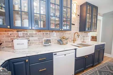 Kitchen - 4153 Wallace Rd, Pine Mountain, GA 31822 photo 9 of 12