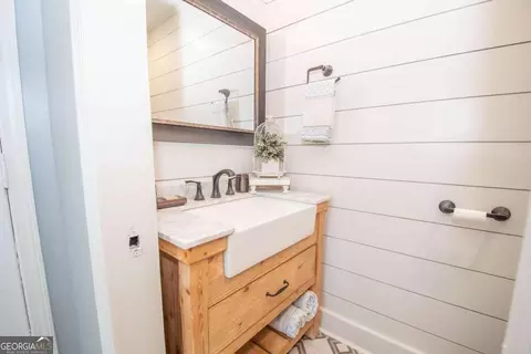 Bath - 4153 Wallace Rd, Pine Mountain, GA 31822 photo 1 of 3