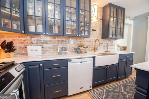 Kitchen - 4153 Wallace Rd, Pine Mountain, GA 31822 photo 10 of 12