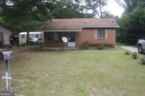 208 Suzanne Dr, Warner Robins, GA 31093 photo 2