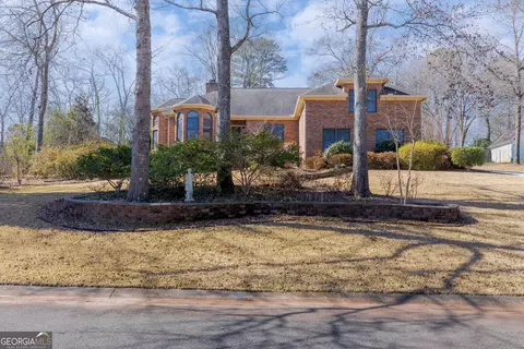 223 Fieldfare Dr, Kathleen, GA 31047