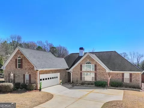 21 Station Dr, Pendergrass, GA 30567