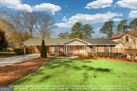 1654 Deerfield Cir, Decatur, GA 30033