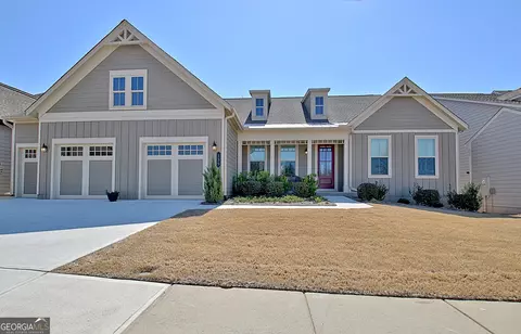 135 Red Maple Dr, Peachtree City, GA 30269