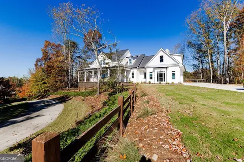 3176 Gulls Wharf Dr, Gainesville, GA 30501