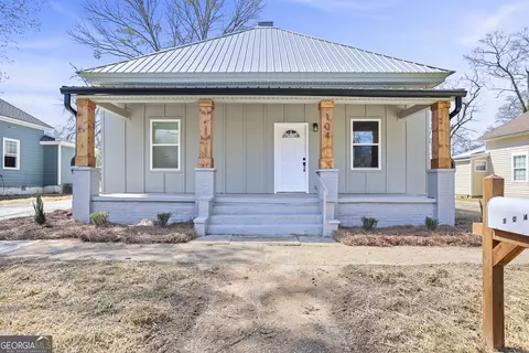104 Dickinson St, Hogansville, GA 30230