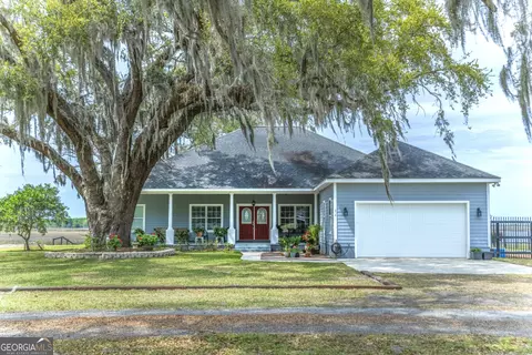 214 Barkentine Dr, Saint Marys, GA 31558