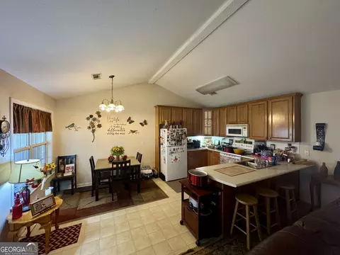 205 Shadow Pond, Dublin, GA 31021 photo 3