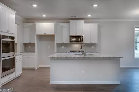 Kitchen - 1716 Goodwin Dr, Hampton, GA 30228 photo 4 of 4