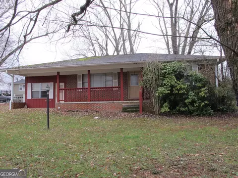 621 Miller St, Young Harris, GA 30582