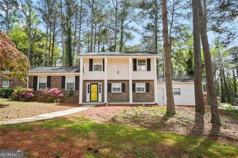3973 Elmscourt Dr, Stone Mountain, GA 30083