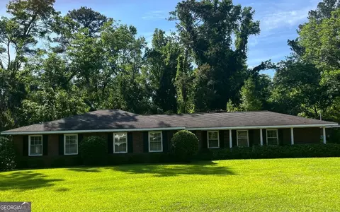 256 Wells Cir, Dublin, GA 31021