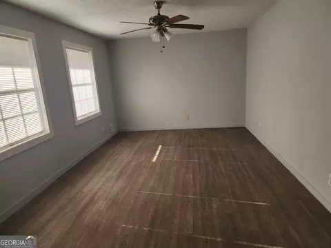 Living - 938 King James Dr, Morrow, GA 30260 photo 1 of 2