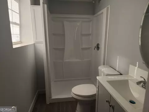 Bath - 938 King James Dr, Morrow, GA 30260 photo 2 of 2