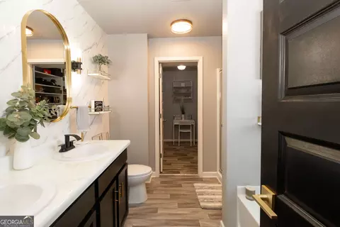 Bath - 1127 Lehavre Ct, Hampton, GA 30228 photo 2 of 3