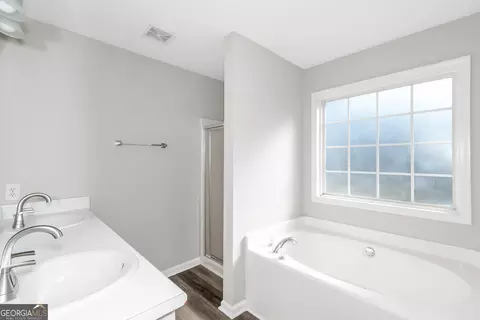 Bath - 75 Heatherstone Way, Covington, GA 30016 photo 2 of 3