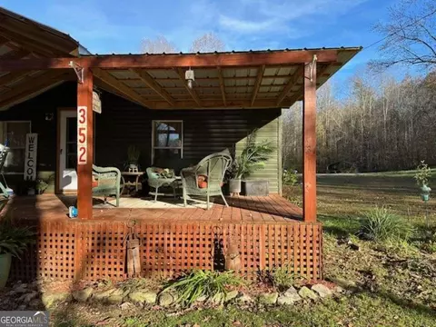 352 Copper Mines Rd, Murrayville, GA 30564