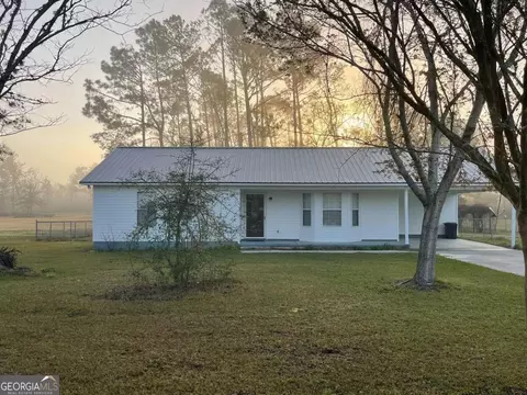 16 Beech Rd, Hazlehurst, GA 31539