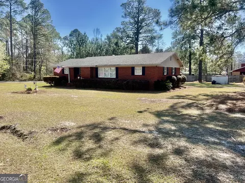 74 E Bruce St, Mcrae-helena, GA 31055