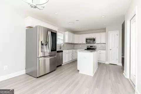Kitchen - 103 Rocky Rd, Perry, GA 31069 photo 6 of 11