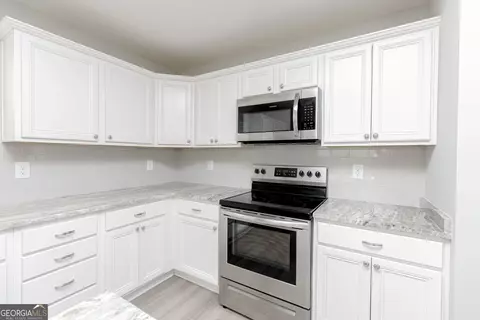 Kitchen - 103 Rocky Rd, Perry, GA 31069 photo 11 of 11