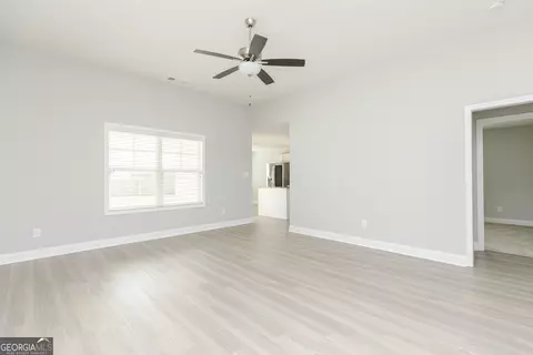 Living - 103 Rocky Rd, Perry, GA 31069 photo 4 of 5