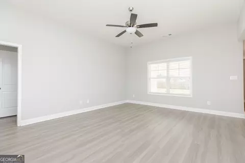 Living - 103 Rocky Rd, Perry, GA 31069 photo 3 of 5