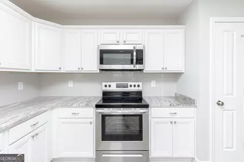 Kitchen - 103 Rocky Rd, Perry, GA 31069 photo 10 of 11