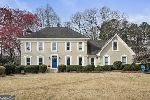 1059 Redstone Ln, Dunwoody, GA 30338