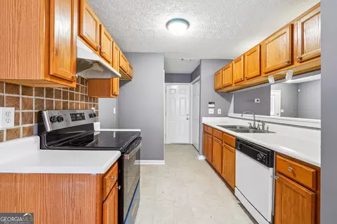 6187 Harvard Ct, Morrow, GA 30260 photo 4