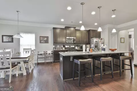 Kitchen - 130 Brooks Cir, Hampton, GA 30228 photo 5 of 6