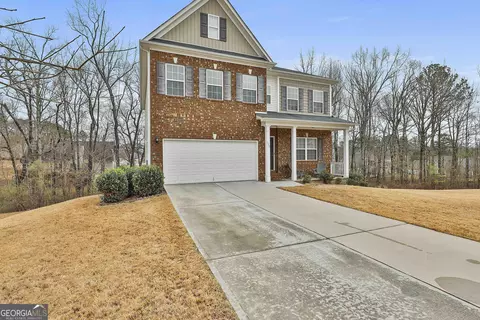 Exterior - 130 Brooks Cir, Hampton, GA 30228 photo 2 of 9