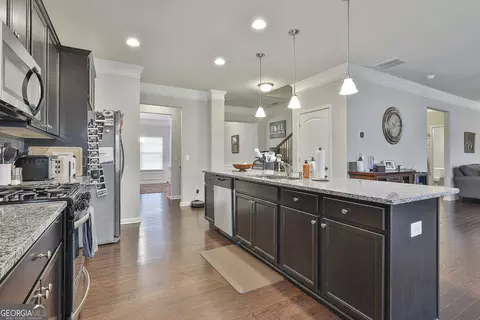 Kitchen - 130 Brooks Cir, Hampton, GA 30228 photo 3 of 6
