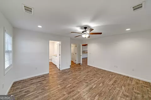 Living - 605 Claire Ln, Dublin, GA 31021 photo 5 of 5