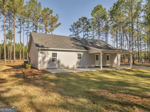 Exterior - 605 Claire Ln, Dublin, GA 31021 photo 4 of 13