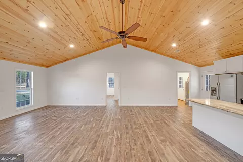 Living - 605 Claire Ln, Dublin, GA 31021 photo 3 of 5
